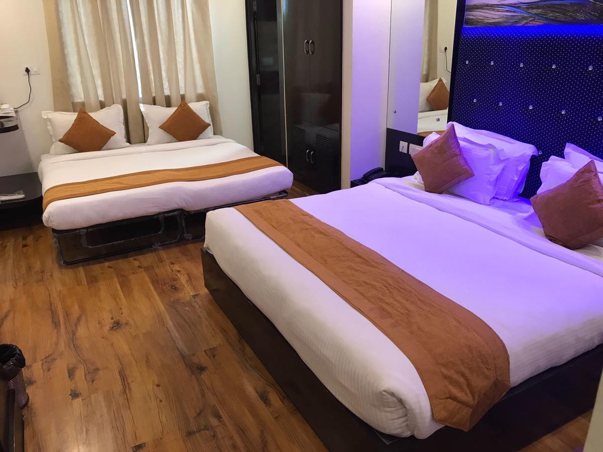 Hotel Pearl Blue Agra  Bagian luar foto
