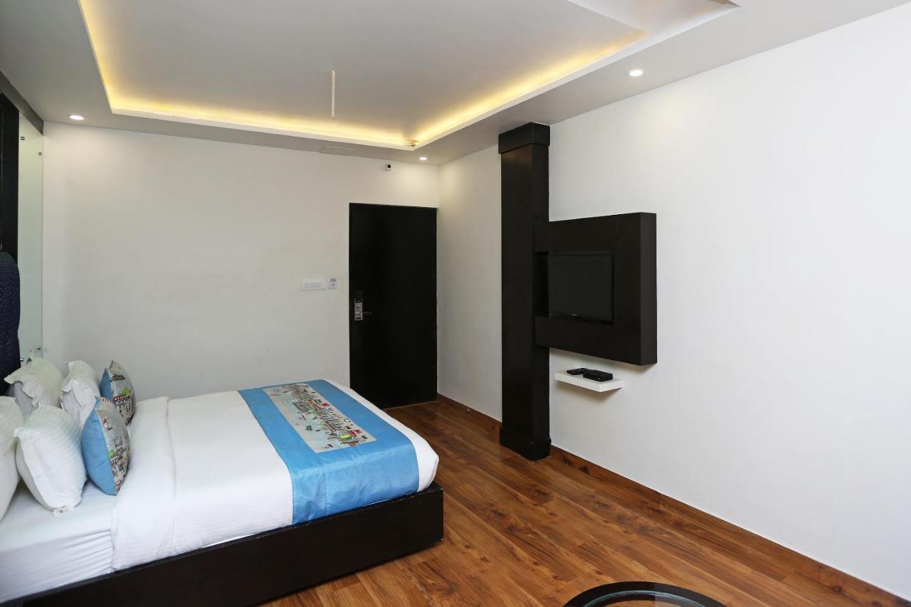 Hotel Pearl Blue Agra  Bagian luar foto