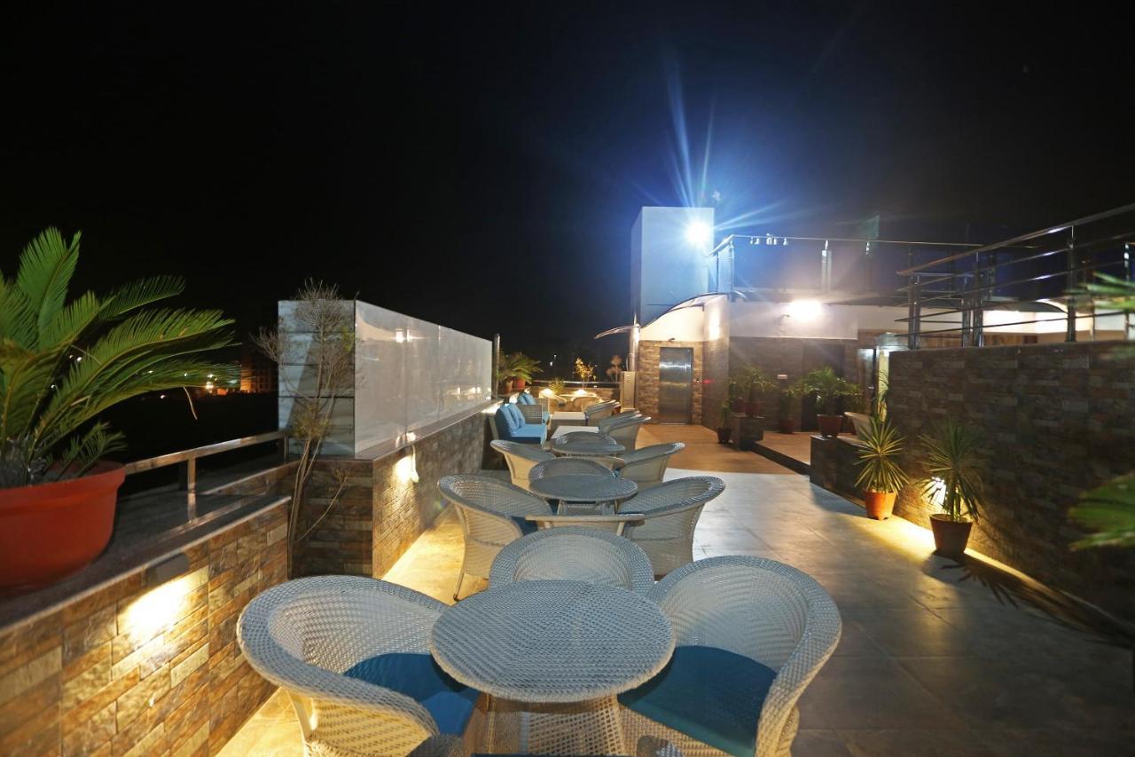 Hotel Pearl Blue Agra  Bagian luar foto