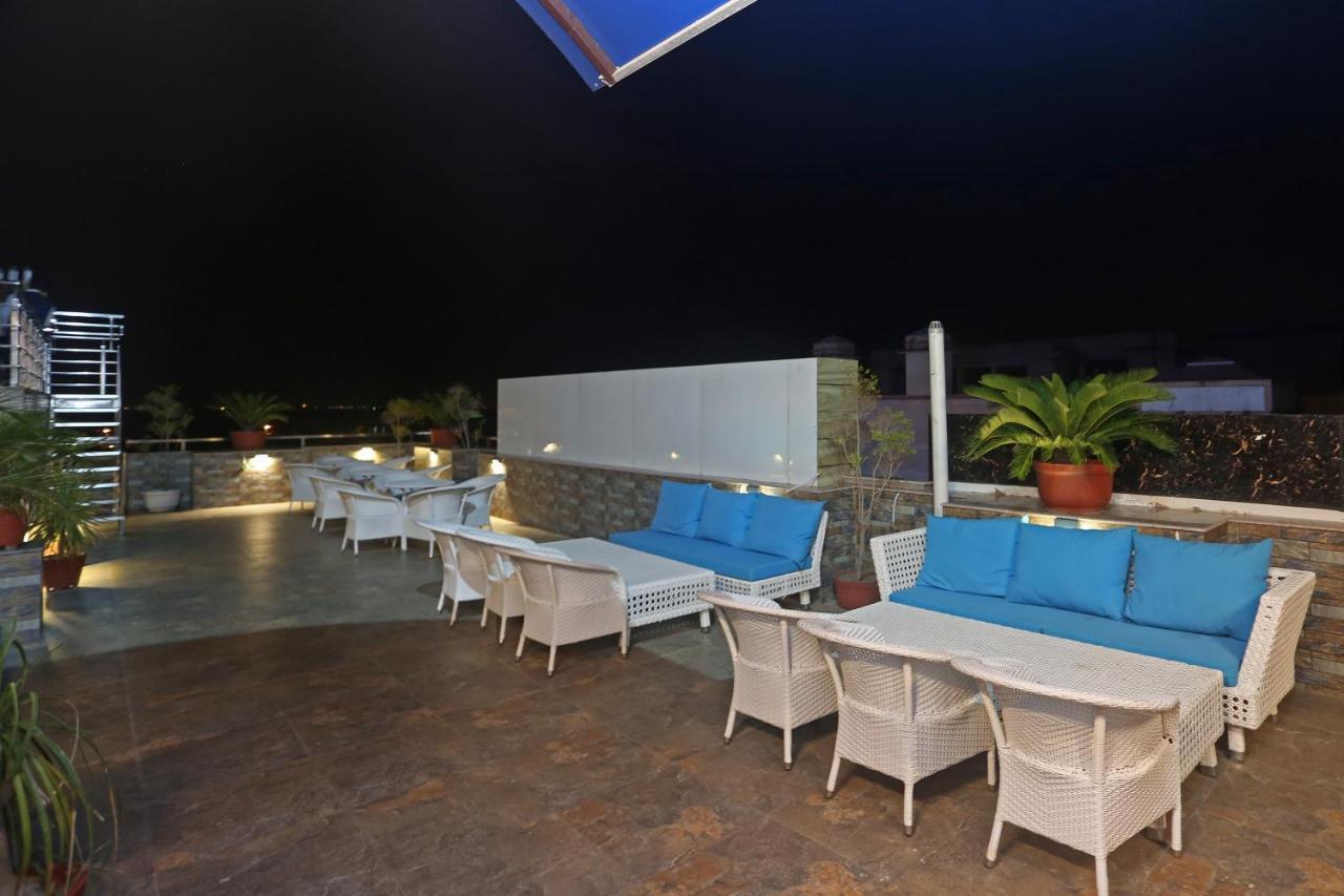 Hotel Pearl Blue Agra  Bagian luar foto